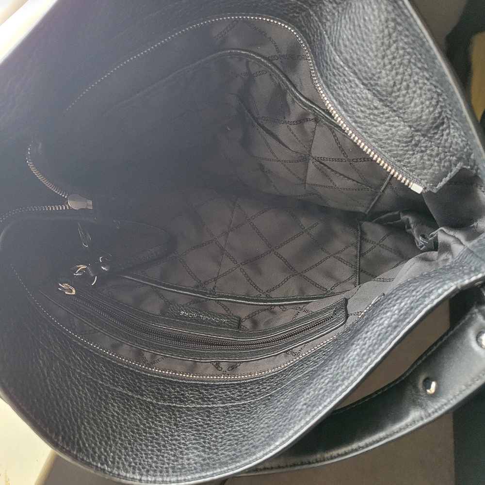Michael Kors Black Leather Women's Bag - Picture 6 of 6